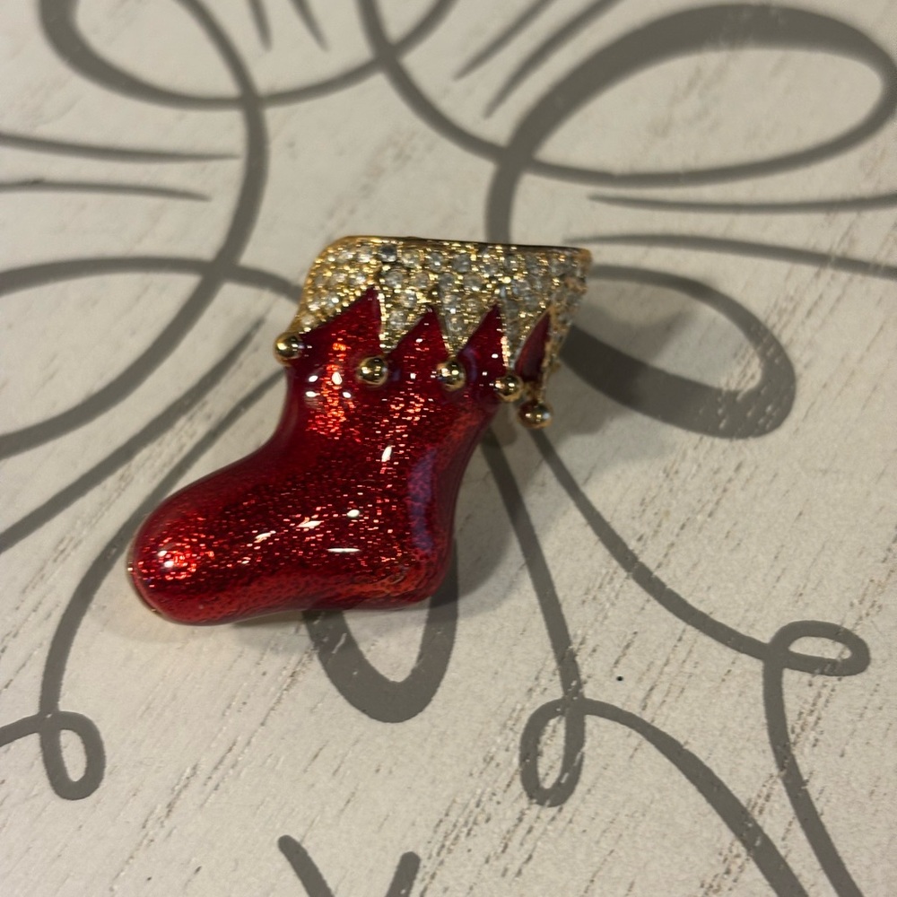 Roman Red and Gold Stocking Brooch - Picture 1 of 4